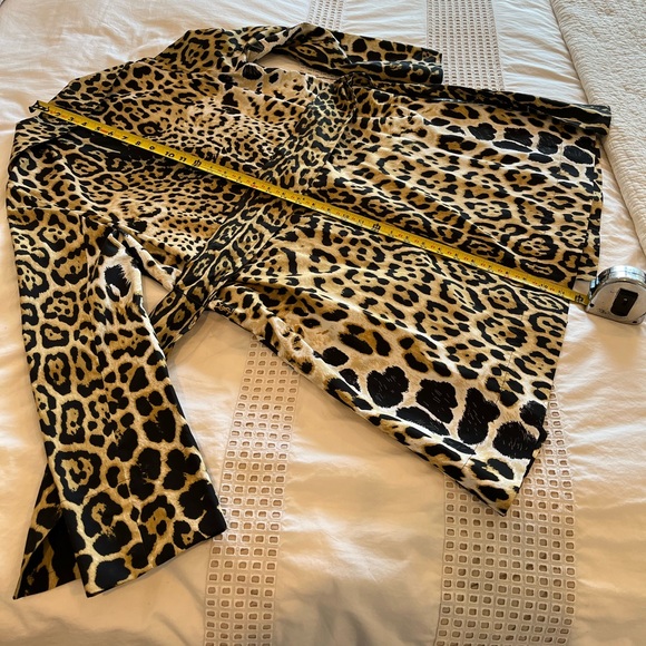 Yves Saint Laurent: Jacket with belt and bag - Picture 10 of 14